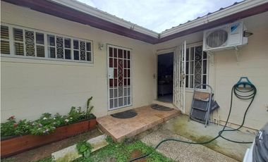 En Venta Casa de 3 Habitaciones en Villas de Howard