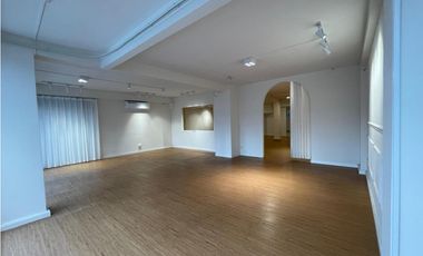 OBARRIO / 190M / DIVISIONES / 3 PARKING / PISO BAJO / SOBRE VIA