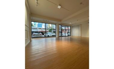 OBARRIO / 190M / DIVISIONES / 3 PARKING / PISO BAJO / SOBRE VIA