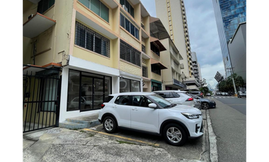 OBARRIO / 190M / DIVISIONES / 3 PARKING / PISO BAJO / SOBRE VIA