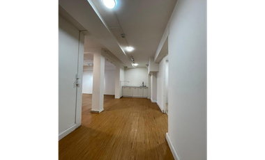 OBARRIO / 190M / DIVISIONES / 3 PARKING / PISO BAJO / SOBRE VIA