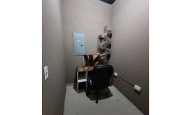 LOCAL COMERCIAL  EN VIA PORRA CITY PLAZA 124M2 UBICACION PRIVILEGIADA