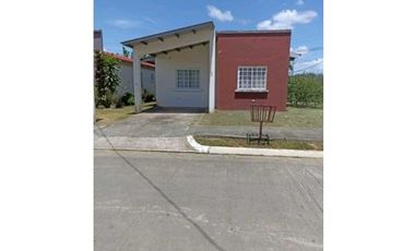 ALQUILO CASA EN ARRAIJAN VALLE HERMOSO BARRIADA APEIBA