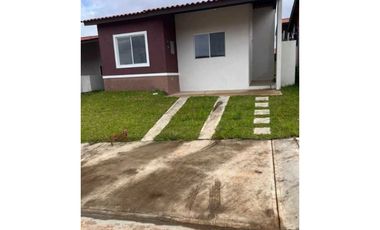 ALQUILO CASA EN LA CHORRERA ARBOLEDA LOS CEREZOS CON LINEA BLANCA3R