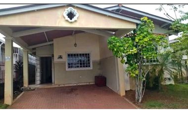 VENDO CASA EN LA CHORRERA BARRIADA VISTA MAR