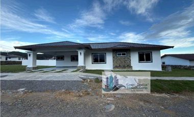 VENTA DE CASA BOQUETE NUEVA 3R A EXTRENAR