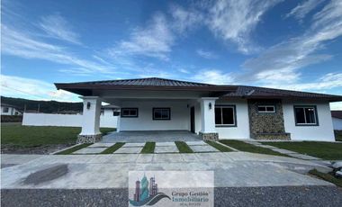 VENTA DE CASA BOQUETE NUEVA 3R A EXTRENAR