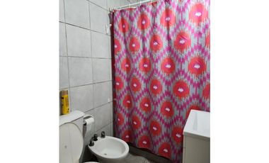 EN VENTA CASA DE 4 DORMITORIOS EN COLONIA AVELLANEDA