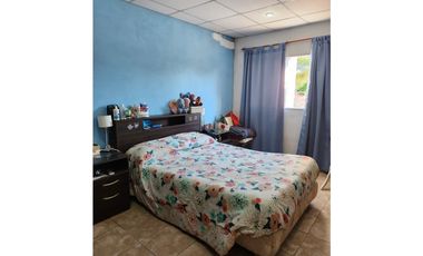 EN VENTA CASA DE 4 DORMITORIOS EN COLONIA AVELLANEDA