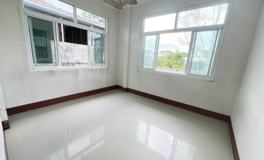 Single house for sale in Mueang Nakhon Si Thammarat Convenient transportation Complete utilities