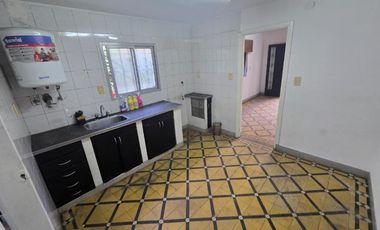 Casa en alquiler en Moron Centro