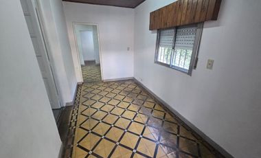 Casa en alquiler en Moron Centro