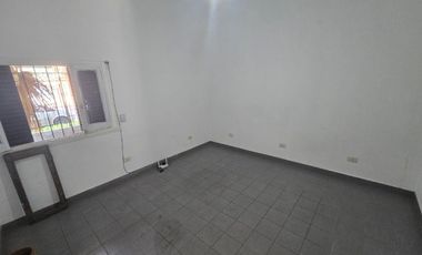 Casa en alquiler en Moron Centro