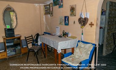 Casa en venta c/ cochera en Ministro Rivadavia