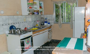 Casa en venta c/ cochera en Ministro Rivadavia