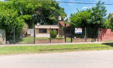 Casa en venta c/ cochera en Ministro Rivadavia