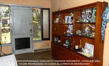 Casa en venta c/ cochera en Ministro Rivadavia