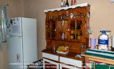 Casa en venta c/ cochera en Ministro Rivadavia