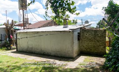 Casa en venta c/ cochera en Ministro Rivadavia