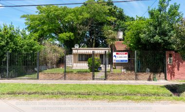 Casa en venta c/ cochera en Ministro Rivadavia