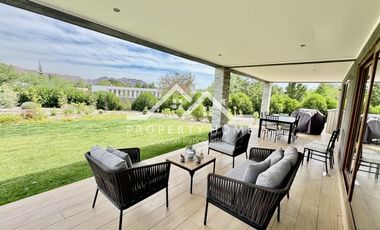 PRECIOSA CASA EN ARRIENDO EN CONDOMINIO CHICUREO