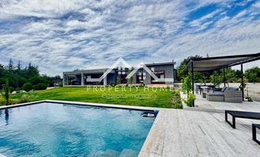 PRECIOSA CASA EN ARRIENDO EN CONDOMINIO CHICUREO