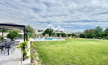 PRECIOSA CASA EN ARRIENDO EN CONDOMINIO CHICUREO