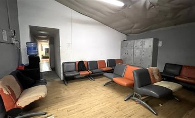 Galpón en Arriendo en Los Industriales / Exequiel Fernández