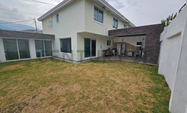 Se Vende Hermosa casa Esquinera sector Ilalo