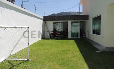 Se Vende Hermosa casa Esquinera sector Ilalo