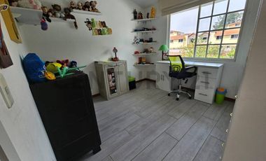 Se Vende Hermosa casa Esquinera sector Ilalo