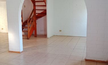 CASA GRANDE EN CONDOMINIO BELLOTO NORTE