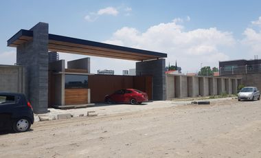 TERRENOS DE 229,39 EN VENTA EN FRACC  MERIDIAN RESIDENCES, SAN BERNARDINO TLAXCALANCINGO-LATERAL RECTA A CHOLULA