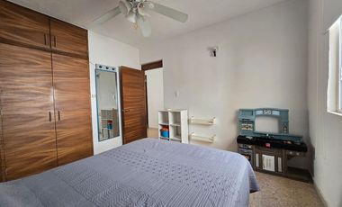 COMODA , FUNCIONAL Y MODERNA CASA, BIEN UBICADA DENTRO DEL FRACCIONAMIENTO COSTA AZUL.