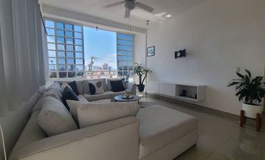 COMODA , FUNCIONAL Y MODERNA CASA, BIEN UBICADA DENTRO DEL FRACCIONAMIENTO COSTA AZUL.