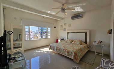 COMODA , FUNCIONAL Y MODERNA CASA, BIEN UBICADA DENTRO DEL FRACCIONAMIENTO COSTA AZUL.