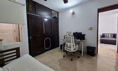 COMODA , FUNCIONAL Y MODERNA CASA, BIEN UBICADA DENTRO DEL FRACCIONAMIENTO COSTA AZUL.