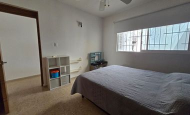 COMODA , FUNCIONAL Y MODERNA CASA, BIEN UBICADA DENTRO DEL FRACCIONAMIENTO COSTA AZUL.