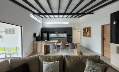 Impresionante casa campestre en venta en Marinilla