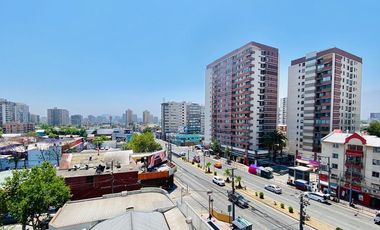 A la salida Metro Ciudad del Niño!