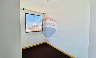 A la salida Metro Ciudad del Niño!