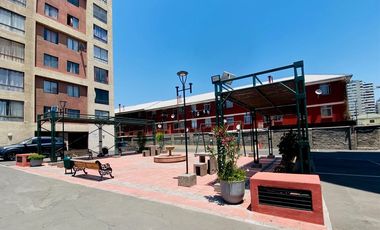 A la salida Metro Ciudad del Niño!