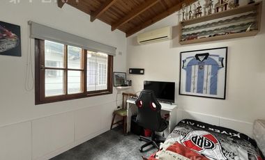 Venta de Casa 5 ambientes con Cochera en Quilmes Oeste