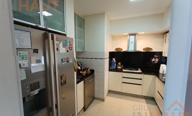 Venta Departamento 3 habitaciones + dos cocheras y bauleras sarmiento al 200