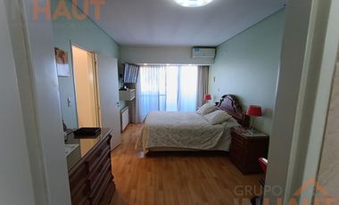 Venta Departamento 3 habitaciones + dos cocheras y bauleras sarmiento al 200