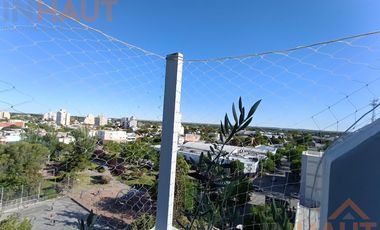 Venta Departamento 3 habitaciones + dos cocheras y bauleras sarmiento al 200