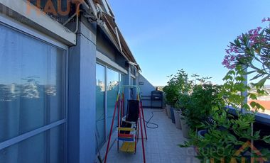 Venta Departamento 3 habitaciones + dos cocheras y bauleras sarmiento al 200