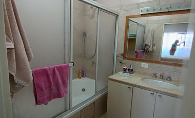 Venta Departamento 3 habitaciones + dos cocheras y bauleras sarmiento al 200