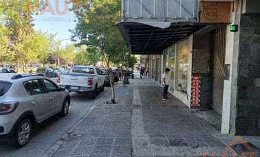 Venta Departamento 3 habitaciones + dos cocheras y bauleras sarmiento al 200