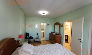 Venta Departamento 3 habitaciones + dos cocheras y bauleras sarmiento al 200